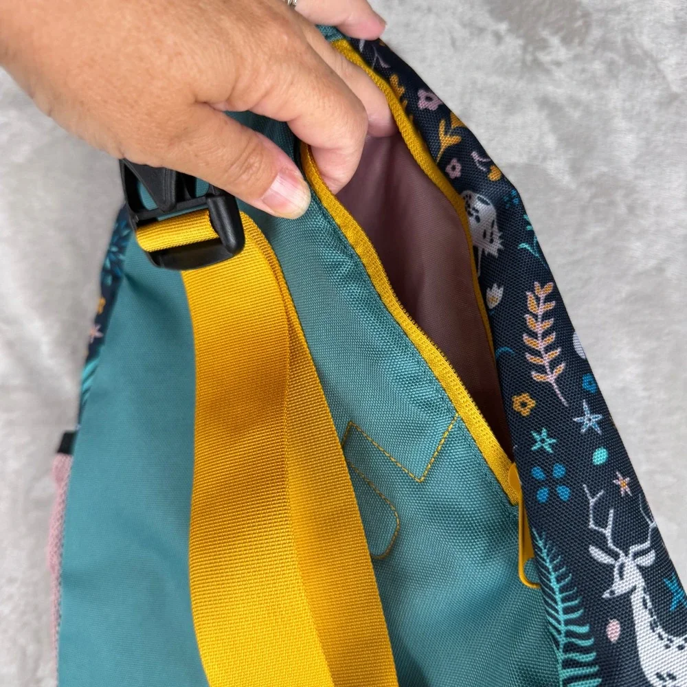 KAVU Rope Bag Sling Backpack Woodland Forest Animal Print Teal Yellow Canvas